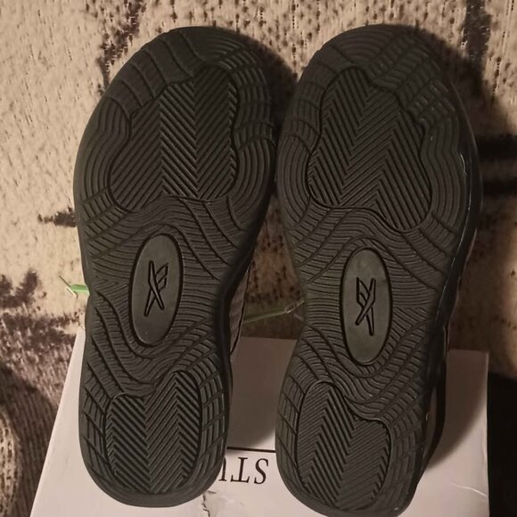 Reebok Sneakers Solution Mid Allen Iverson Basketball Shoes like New - Picture 6 of 7